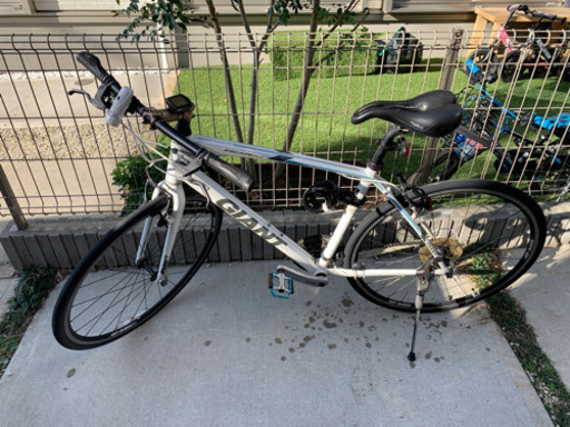 クロスバイク　GIANT escapeRX3 2016  タイヤ（後輪）＆チェーン新品！！