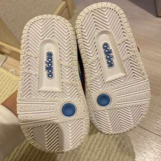 adidasスニーカー ベビーの画像