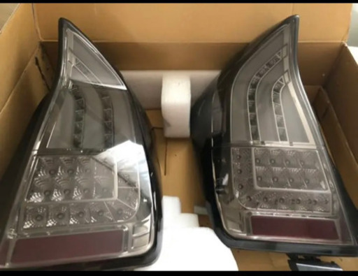 CRYSTAL EYE 30プリウス LEDテール