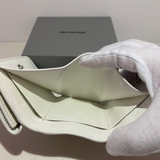 人気のバレンシア^_^三つ折り新品未使用です。の画像