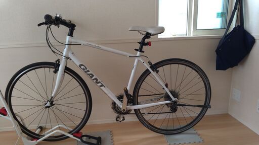 GIANT　エスケープR３　サイズM　２０１６年モデル　室内保管　取説・純正スタンド付き