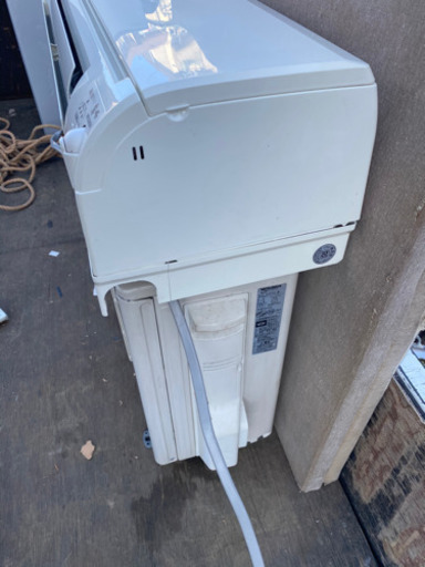 MITSUBISHI エアコン　13年　2.2kw