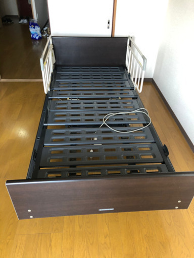 美品 パラマウントベッド 在宅用 電動介護用ベッド リクライニングベッド