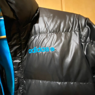 アディダス　ダウン　の画像