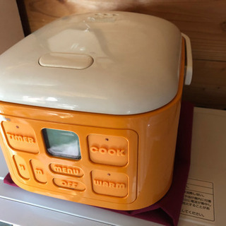 【中古】かわいい　炊飯器　3合炊きの画像
