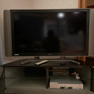 液晶テレビ、DVD・VHSデッキ、テレビ台セット