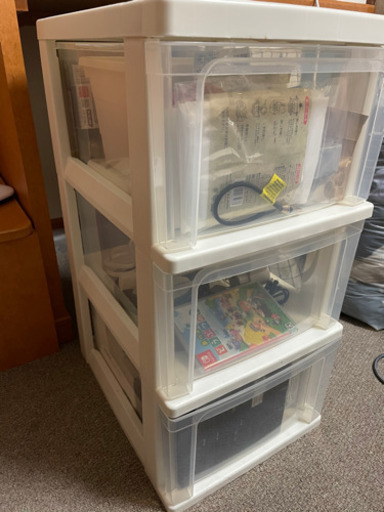 プラスチックチェスト　1000円