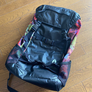 NIXON バックパック ブラック×花柄