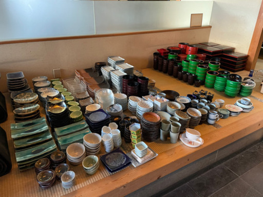 ‼️えー‼️本格料亭の高級皿や器‼️約1000枚‼️お店開く方はオススメ‼️
