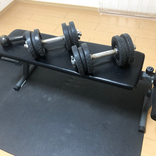 筋トレ用ベンチ、ダンベル、マットのセット品
