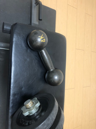 筋トレ用ベンチ、ダンベル、マットのセット品