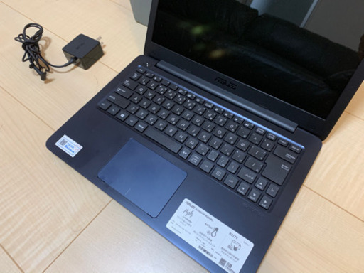 ノートパソコン ASUS R417Y