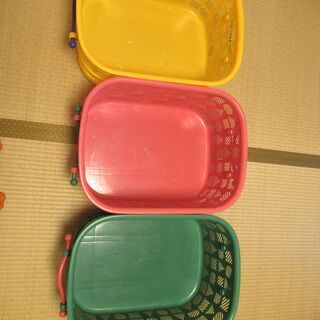 カゴ　大きめのサイズ　おもちゃ、学用品、洋服の整理に便利の画像