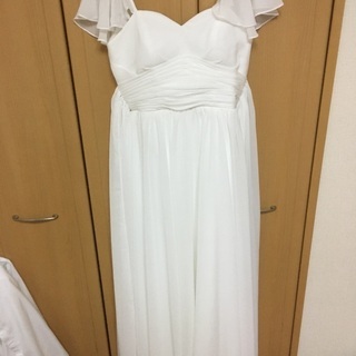 ウエディングドレス2点の画像