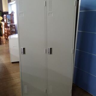 【店舗同時販売中】　ＰＬＵＳ　プラス　２枚扉ロッカー　カギ各２コあります　【店頭ご来店購入限定】