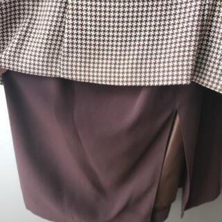 値下げ💗大きめサイズ 15AR号　スーツ　茶系　変則スリットの画像
