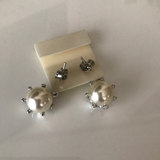 ★【お取引決定】ピアス＊パール系・新品の画像