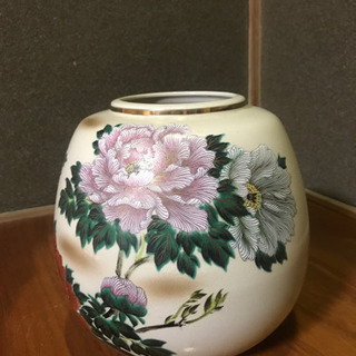 有田焼　壺の画像