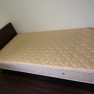 大塚家具のシングルベッドを譲ります。