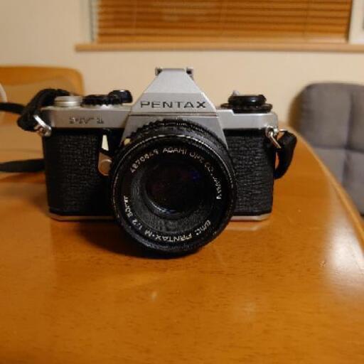 中古の一眼レフカメラです。初心者にはうってつけのピントは手動のオートシャッターのカメラです。