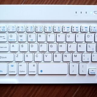 iPhoneに使えます　Bluetoothスリムミニキーボード