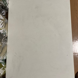 IKEA卓上テーブルの画像