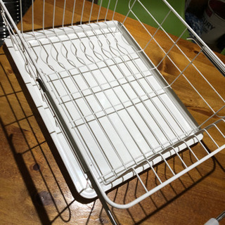 美品　水切りカゴ　シンクにも置けます