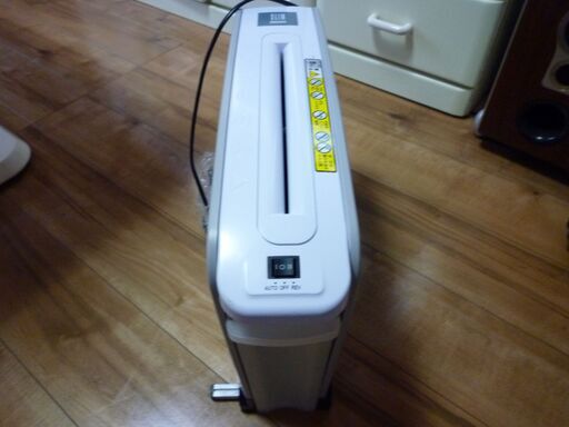 オーム電機　スリムシュレッダー SHR-221動作確認だけのほぼ未使用品