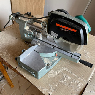 スライド式丸ノコ　HITACHI