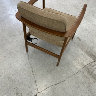 ACME Furnitureのソファー　Bの画像