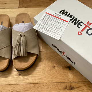 ☆新品☆ ミネトンカ　サンダルの画像