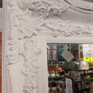 《売約済》【武蔵小山店】　 【実質表示価格より２０％お値引き！！】　運搬無料サービスあり　特大　ウォールミラー　壁掛け　ミラー　鏡　姿見　大型　アンティーク調　ビンテージ　シャビーシック　シャビー　ホワイト　オフホワイト　額　インテリア　姫系　ロココ調　店舗　什器　サロン　美容室の画像