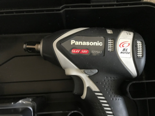 新品 Panasonic充電インパクトレンチ EZ75A3 充電器バッテリー付き