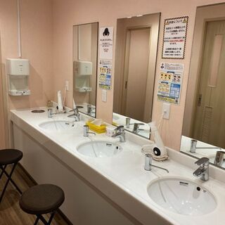 フリーターの方大歓迎！！ネットカフェスタッフ大募集の画像