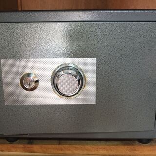 (取引完了)耐火金庫（動作確認済み）