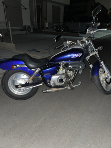 HONDA マグナ50