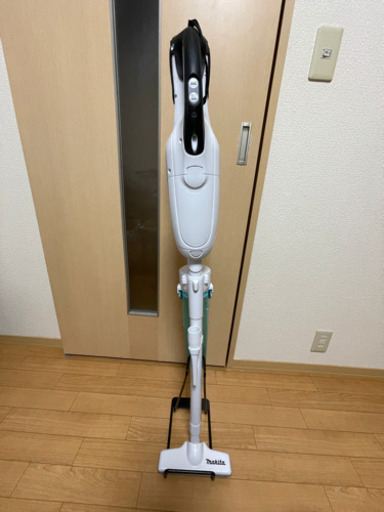 ◆早いもの勝ち◆マキタコードレス掃除機 CL182 標準40分稼働 上位モデル ◆中古割引◆