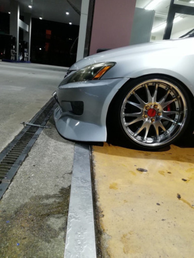 レクサスISワンオフバンパー