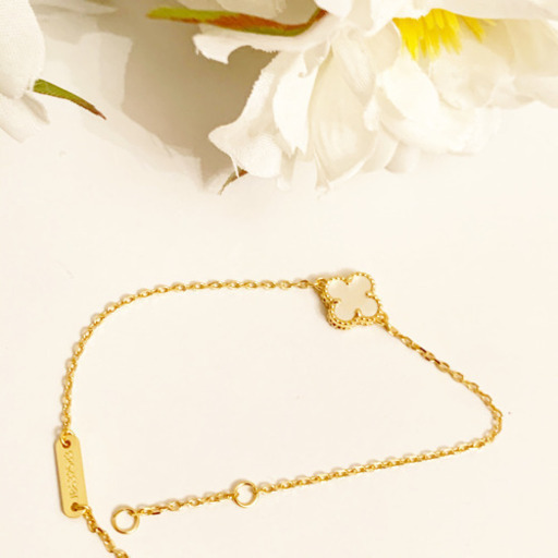 マザーオブパールのクローバーブレスレット 全国発送可能