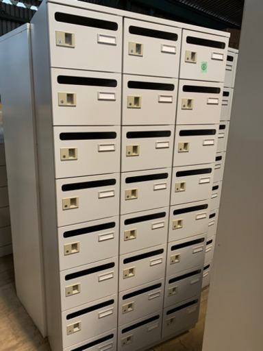 ☆中古品　イトーキ(ITOKI) 24人用ジュースBOX(ロッカー)☆