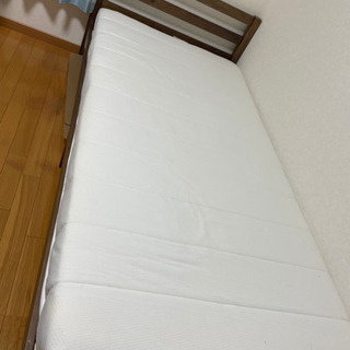 ベッド＋マットレスの画像