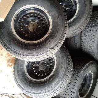 RV車用スタッドレスタイヤホイール付き