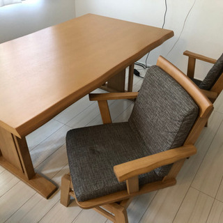ダイニングテーブルセット　ロータイプ