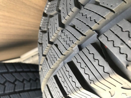 ハリアー　適合　225/65/R17 スタッドレスタイヤ　4本セット