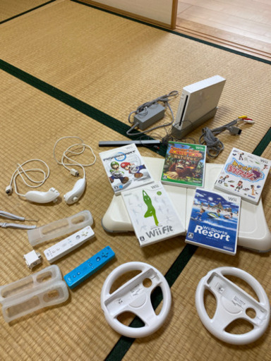 Wii  Wii本体 fit フィット ボード  Wiiリゾート マリオカート ハンドル  セット
