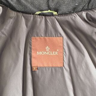 モンクレール　ダウンジャケット　カーキ　メンズの画像