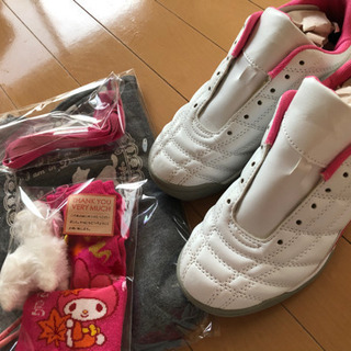 新品．未使用　レディースゴルフシューズ22.5cmの画像