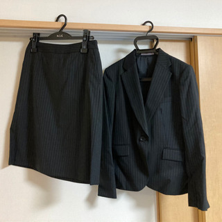 LES MUSEのブラックのストライプ　スカートスーツ