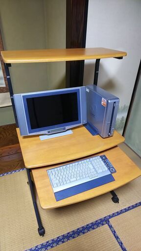 【終了いたしました】お早めに 期間限定投稿【 パソコンデスク その２ 】 在宅勤務の 机 として、お子さんの 学習机 として、キッチン用品の　棚 ラック として ご利用下さい