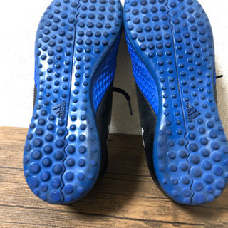 adidasトレーニングシューズ　23.5cmの画像
